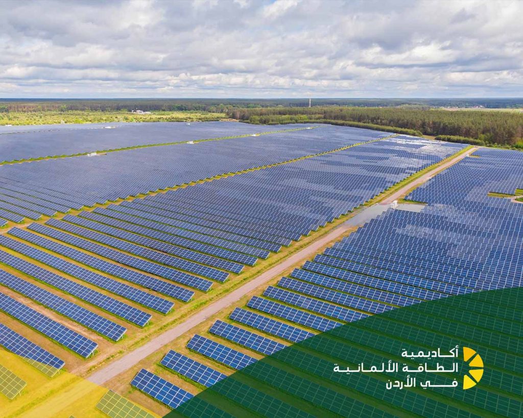 يمتلك الأردن نوعين رئيسيين من مصادر الطاقة النظيفة متمثلة بالطاقة الشمسية وطاقة الرياح . 